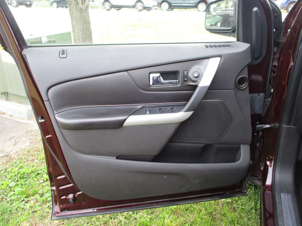 2011 Ford Edge Image 17