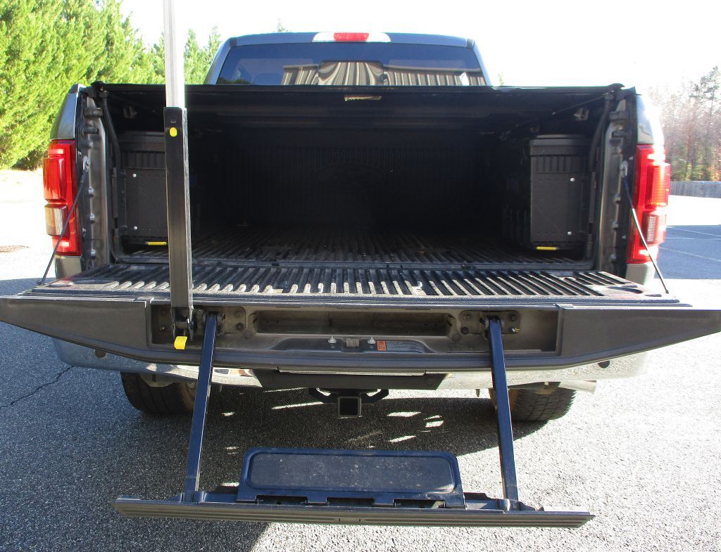 2017 Ford F-150 Image 13