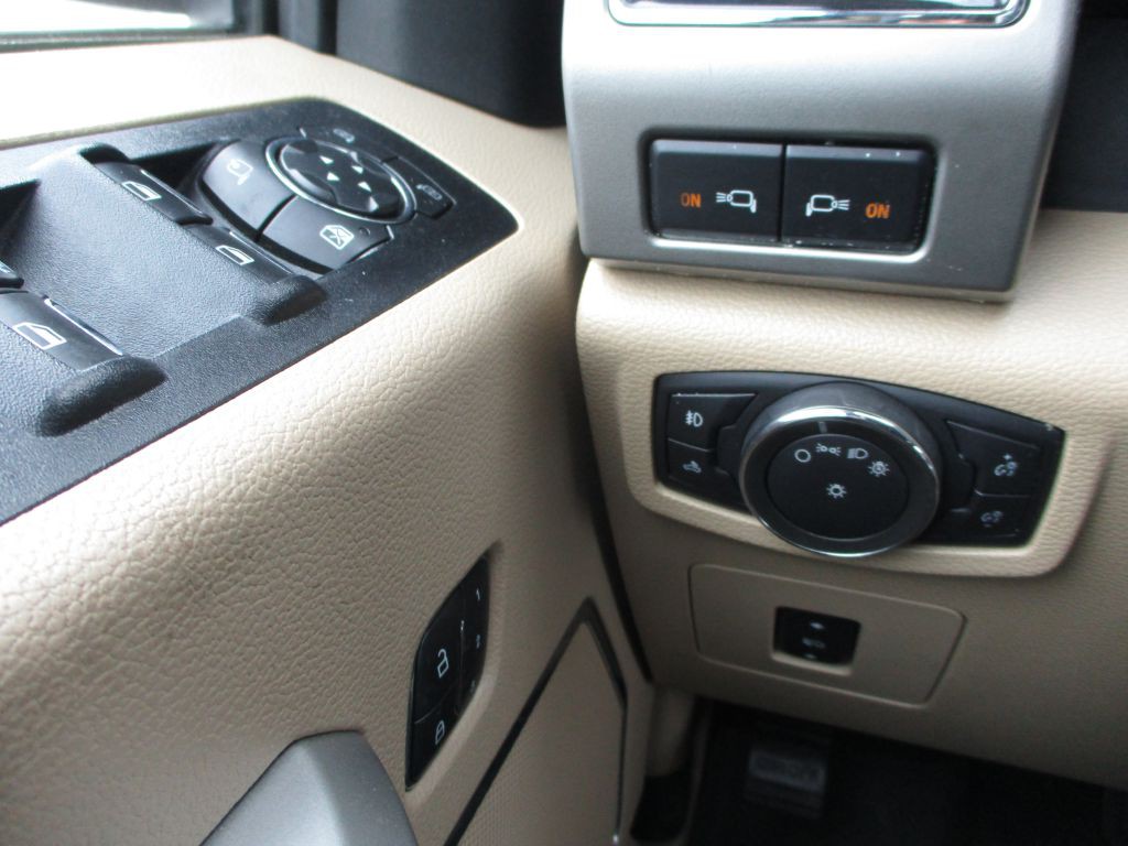 2017 Ford F-150 Image 32