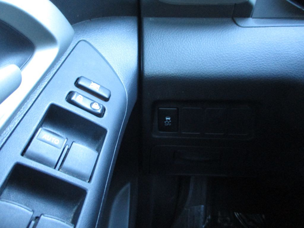 2013 Toyota Corolla Image 33