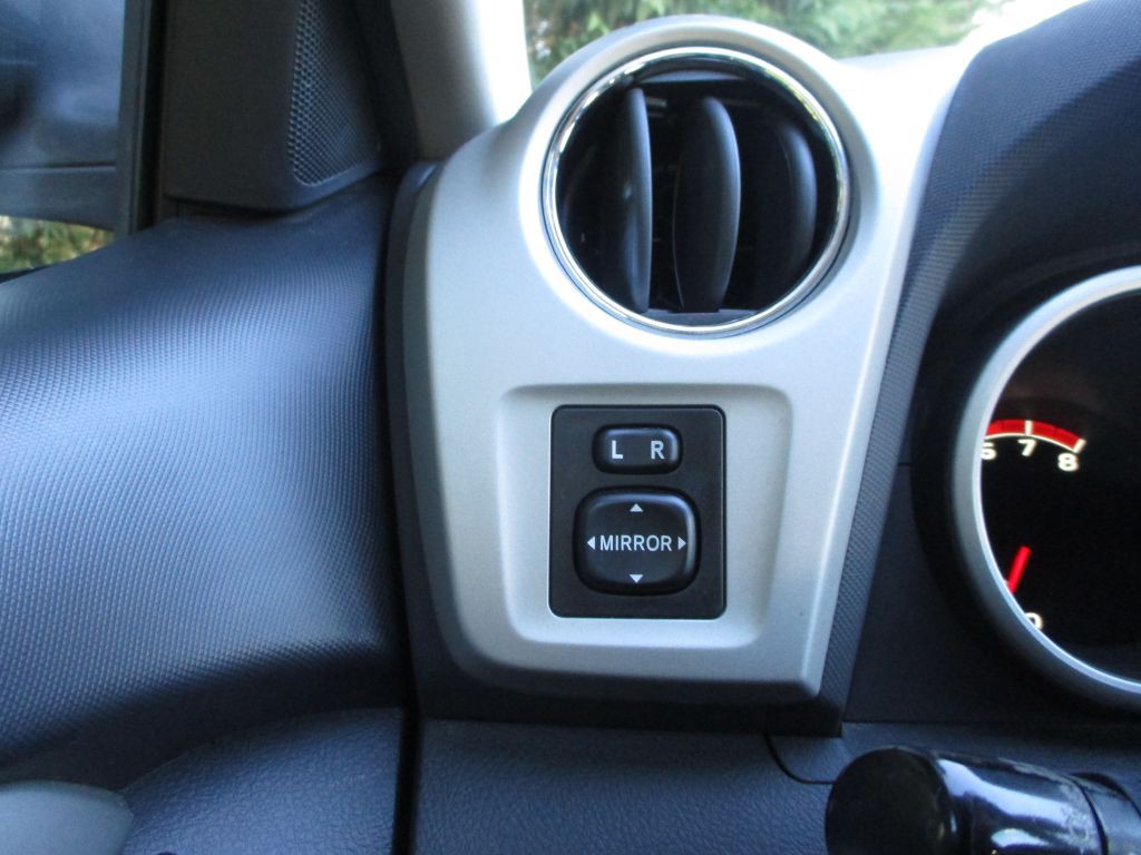 2013 Toyota Corolla Image 34