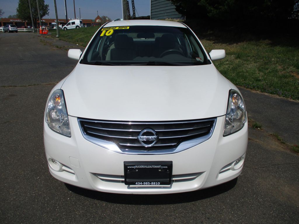 2010 Nissan Altima Image 2