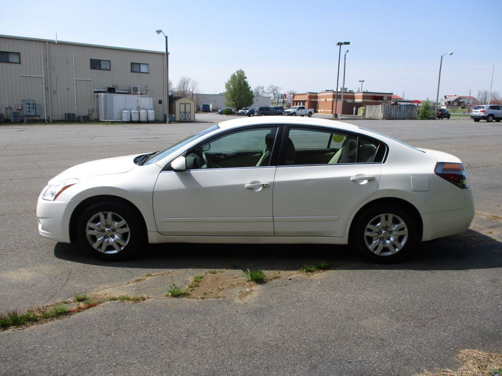2010 Nissan Altima Image 4