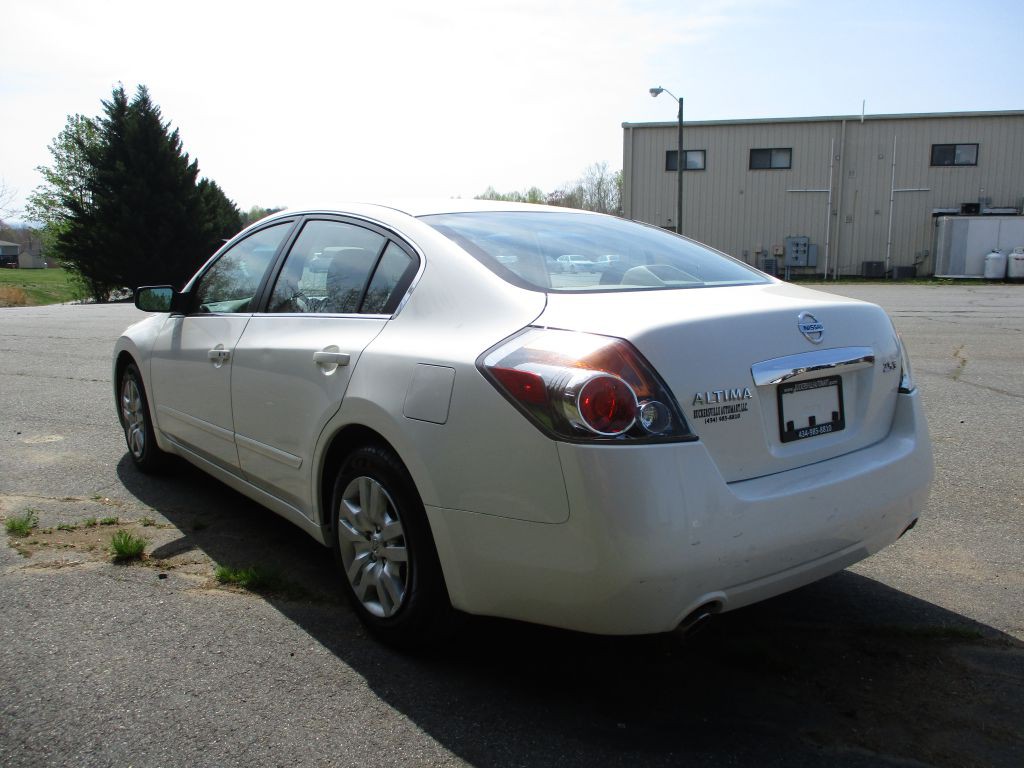 2010 Nissan Altima Image 5