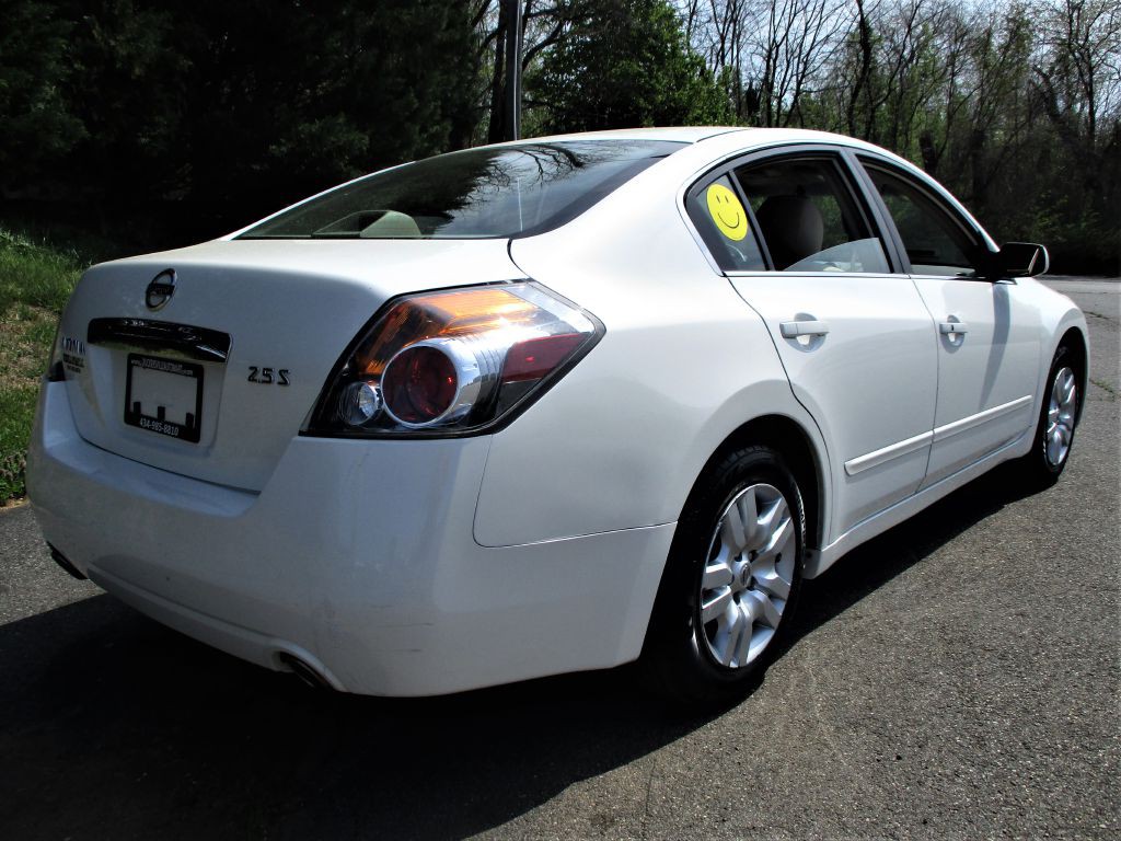2010 Nissan Altima Image 7