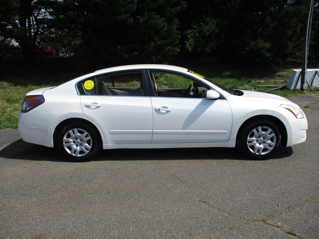 2010 Nissan Altima Image 8