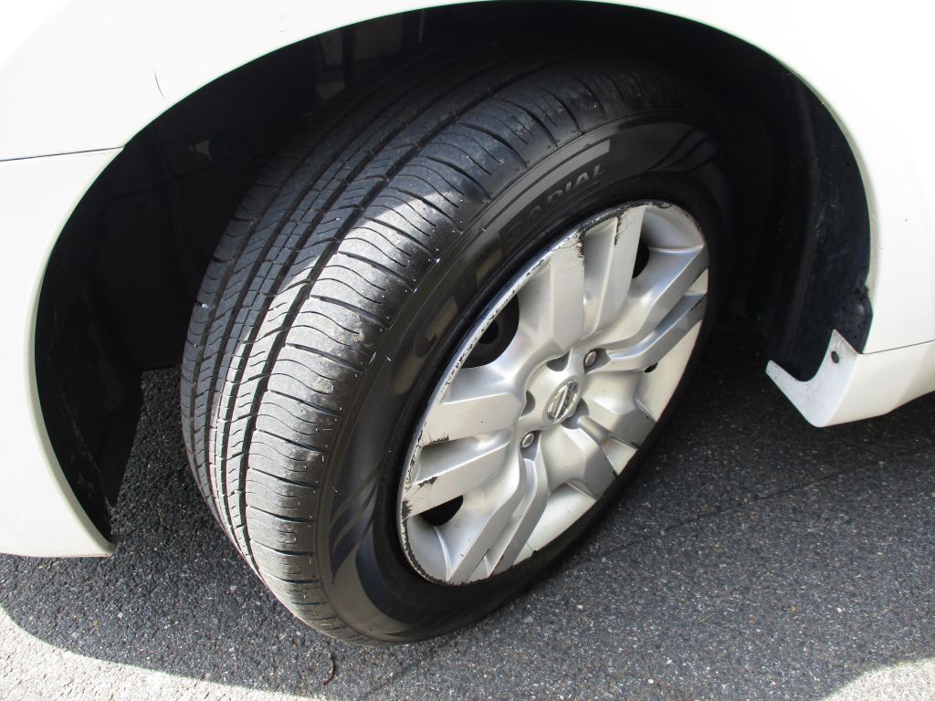 2010 Nissan Altima Image 11