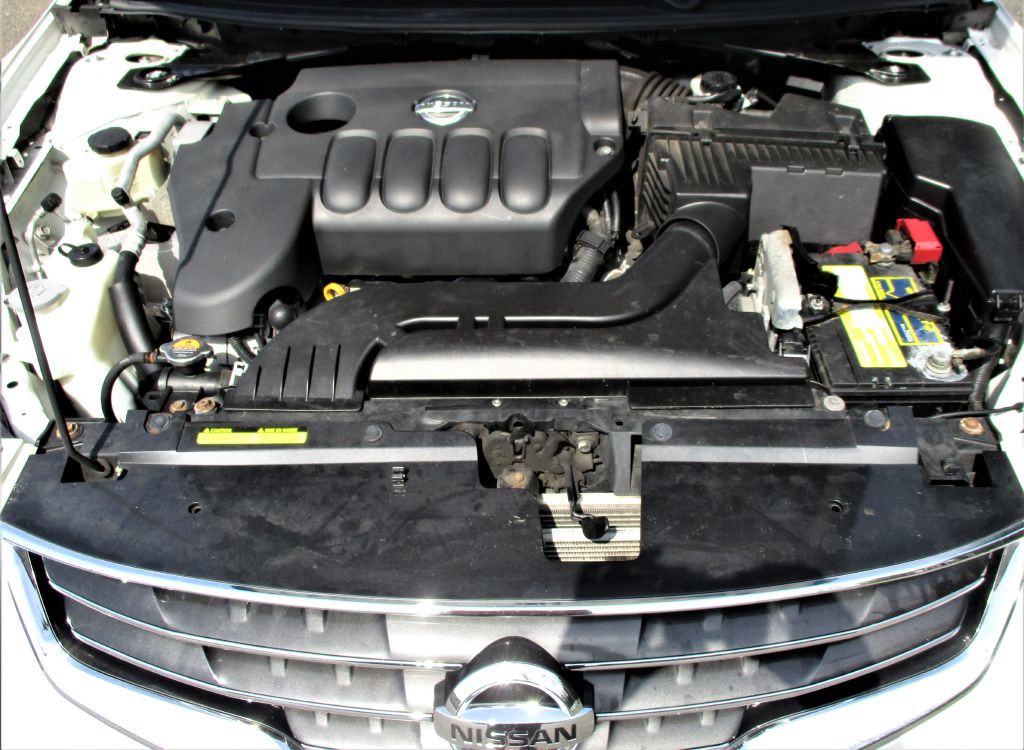 2010 Nissan Altima Image 12
