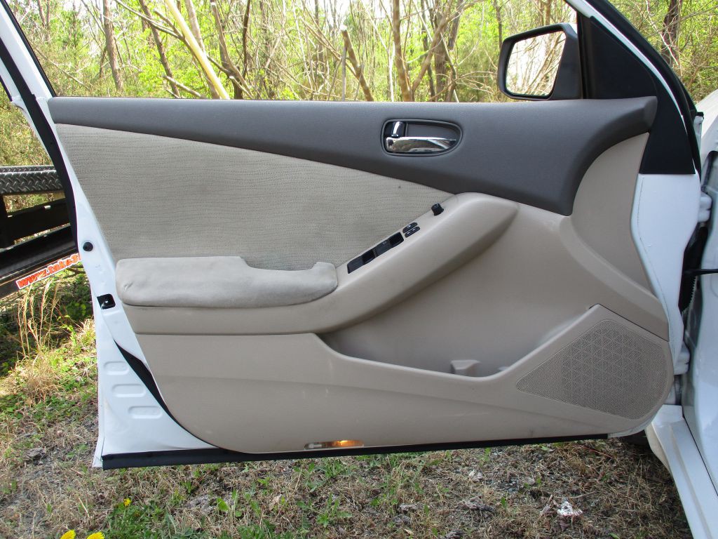 2010 Nissan Altima Image 15