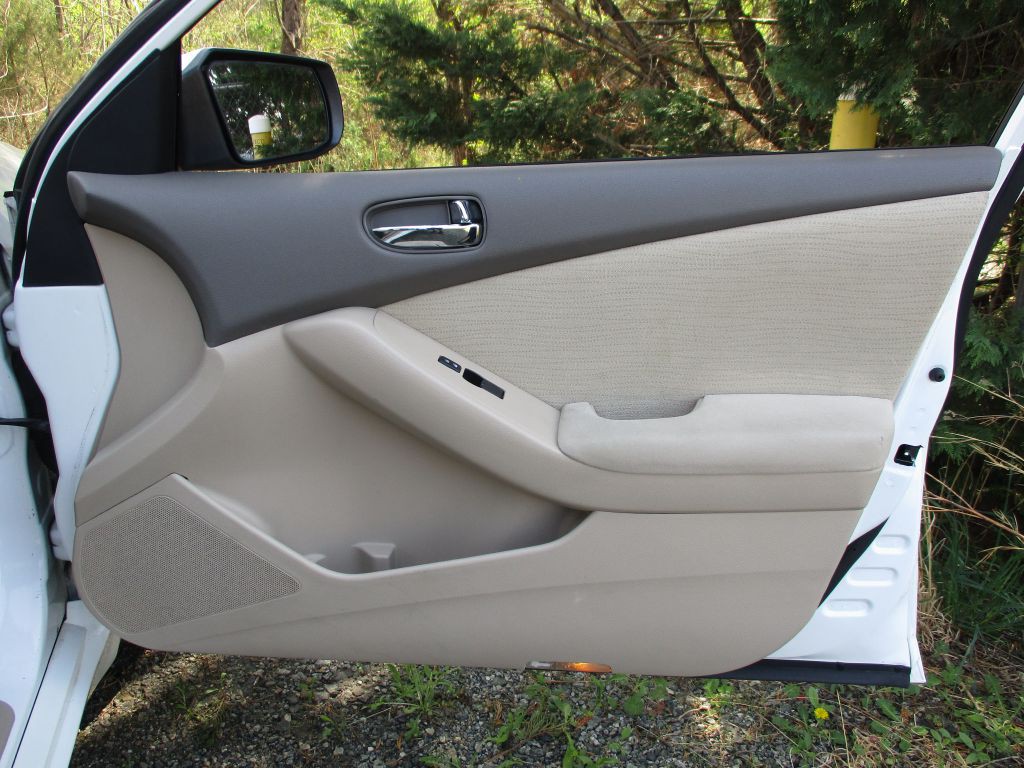 2010 Nissan Altima Image 23