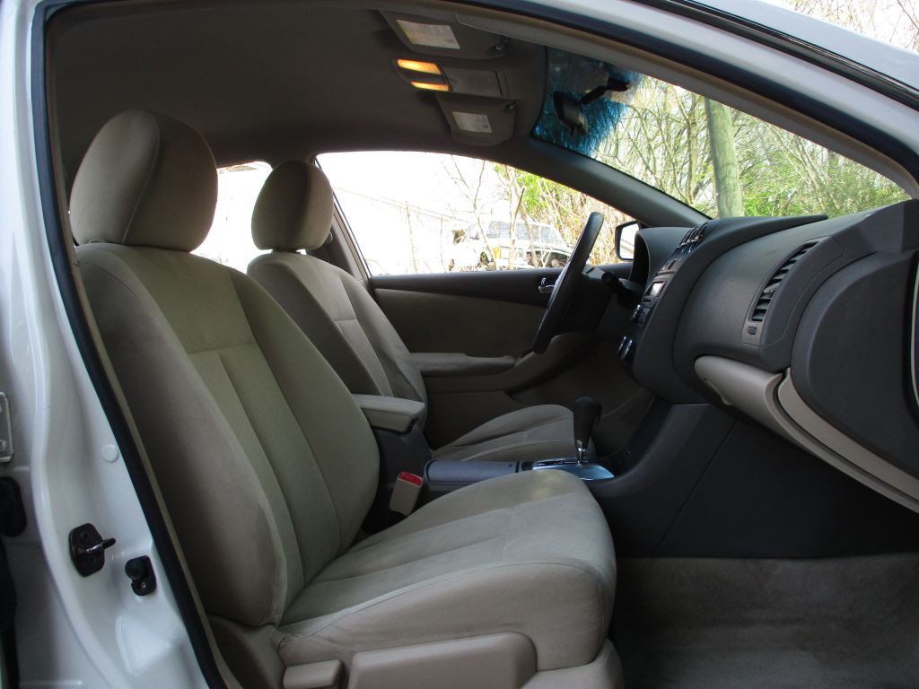 2010 Nissan Altima Image 25