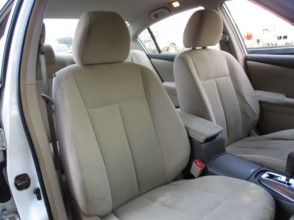 2010 Nissan Altima Image 26
