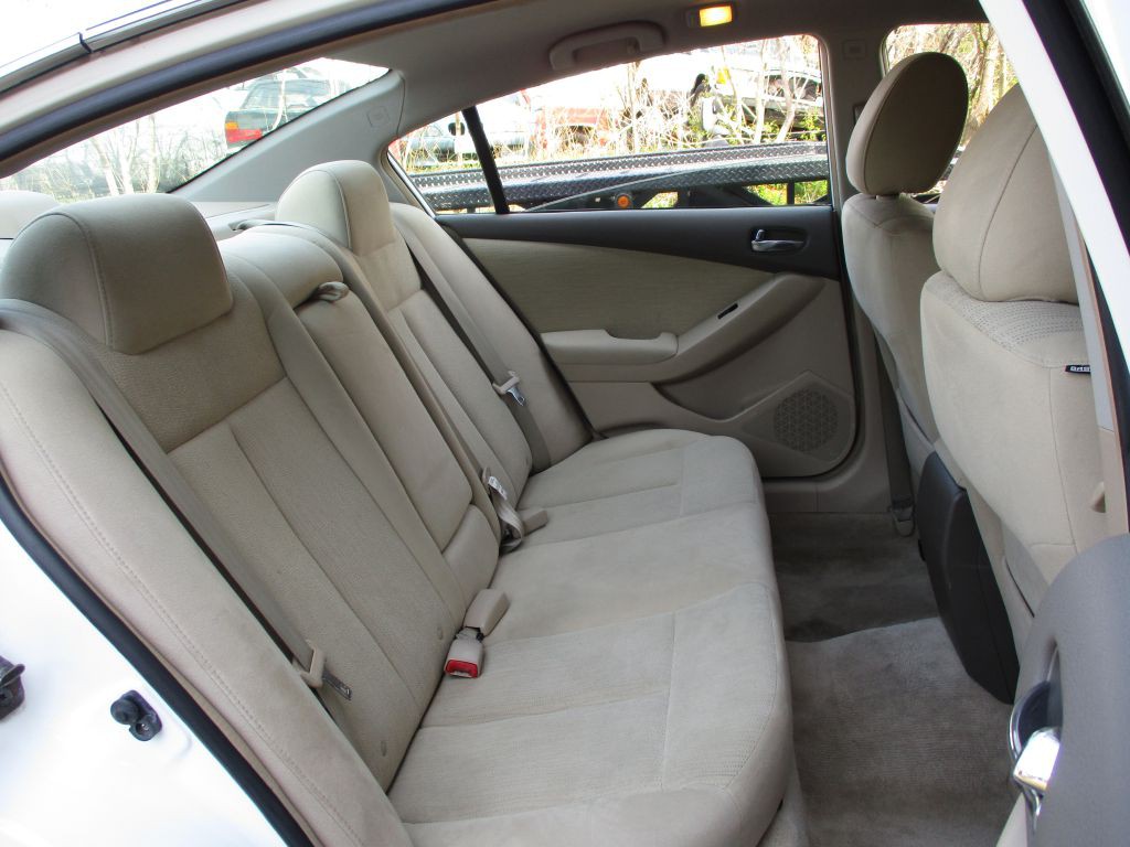 2010 Nissan Altima Image 29