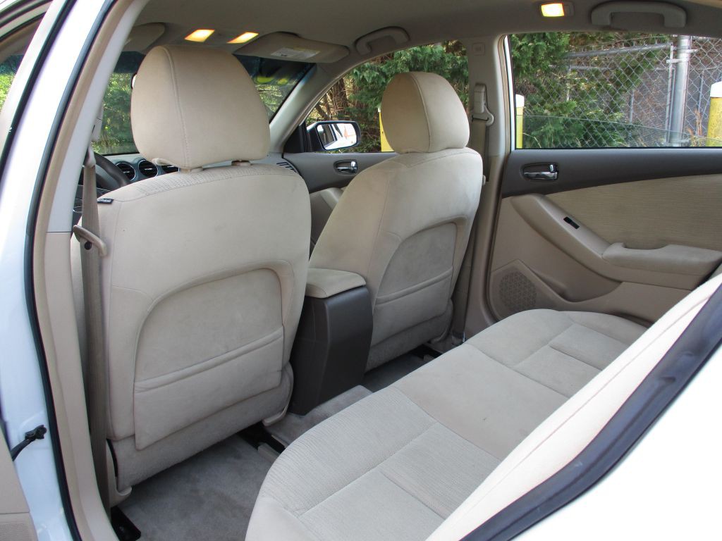 2010 Nissan Altima Image 31