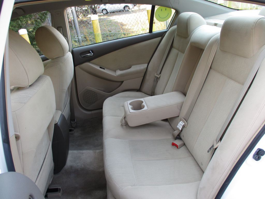 2010 Nissan Altima Image 32