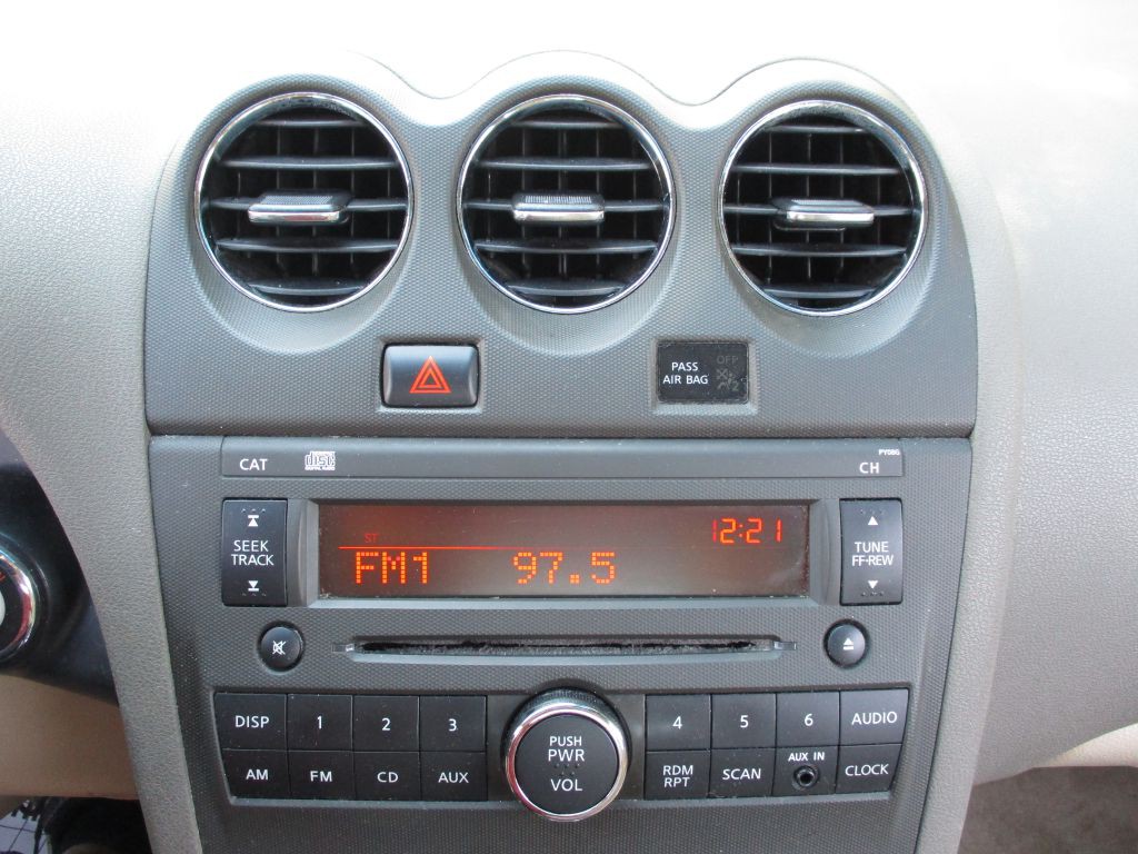 2010 Nissan Altima Image 40