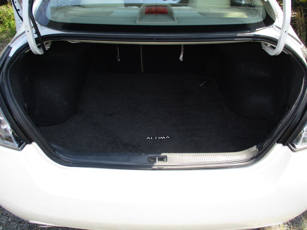 2010 Nissan Altima Image 48