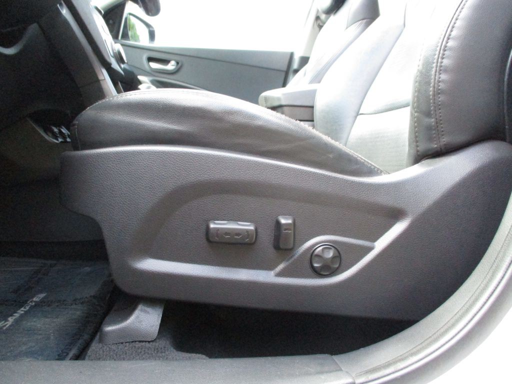 2013 Hyundai Santa Fe Sport Image 25