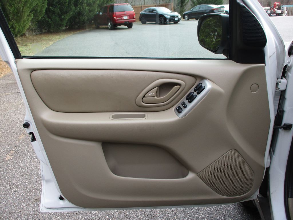 2003 Mazda Tribute Image 14