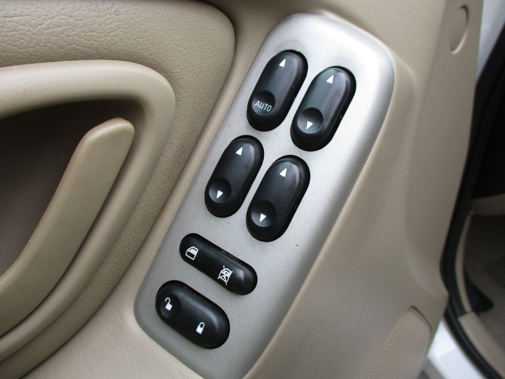 2003 Mazda Tribute Image 15