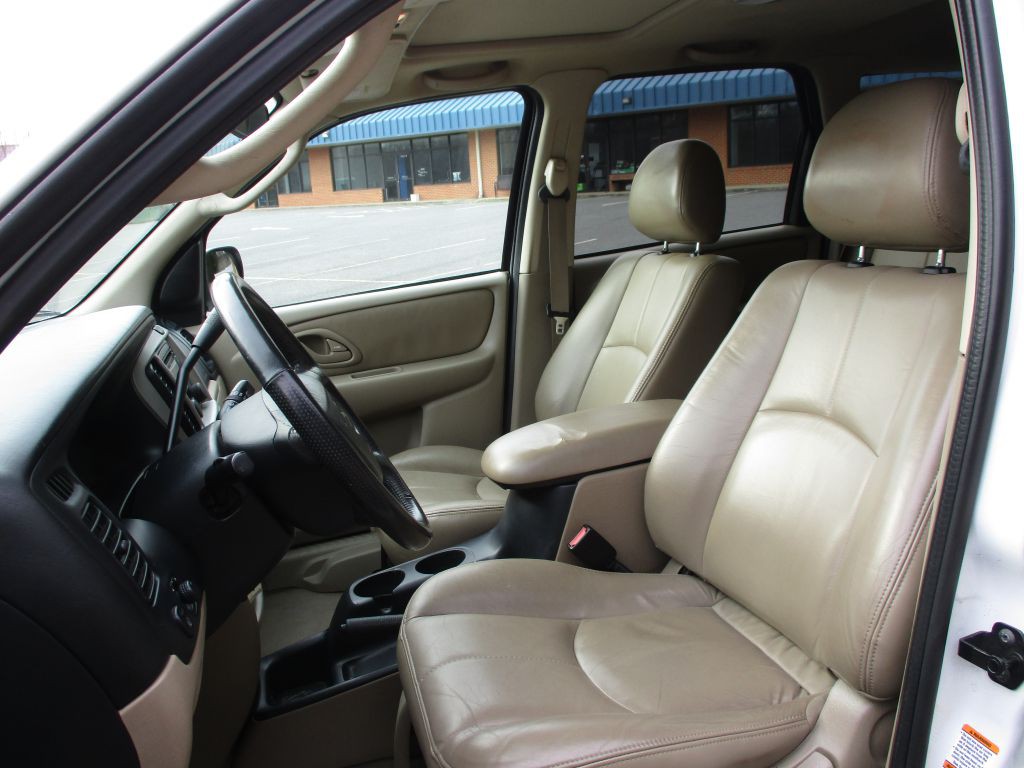 2003 Mazda Tribute Image 16