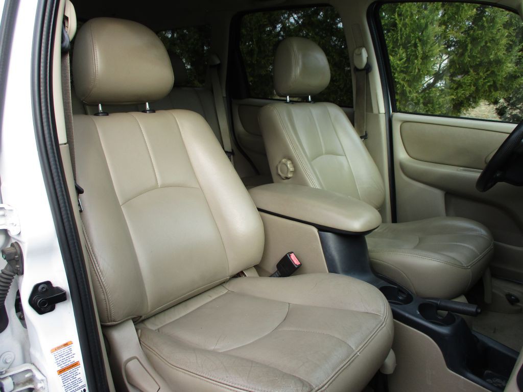 2003 Mazda Tribute Image 39