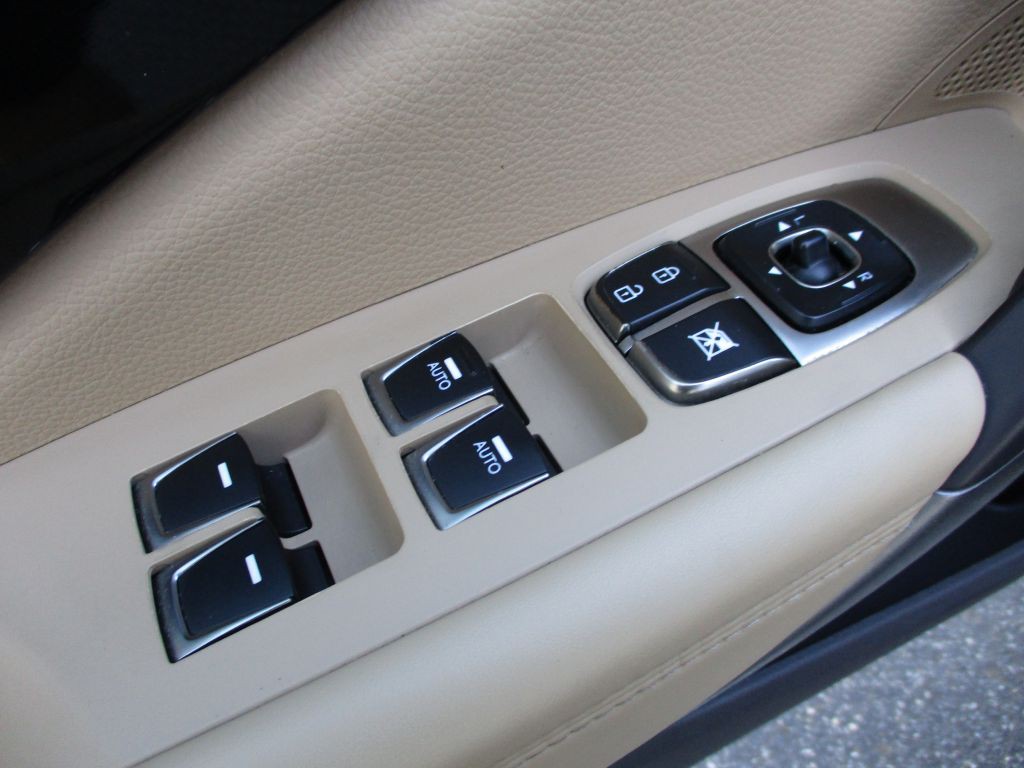 2013 Hyundai Azera Image 15