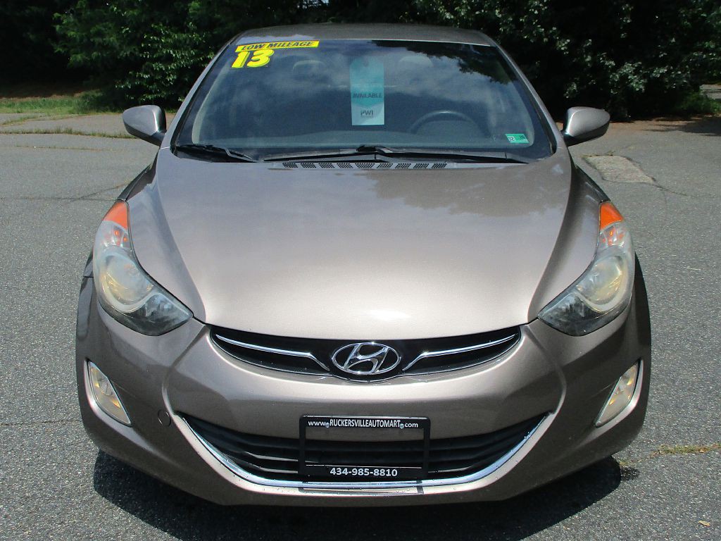2013 Hyundai Elantra Image 2