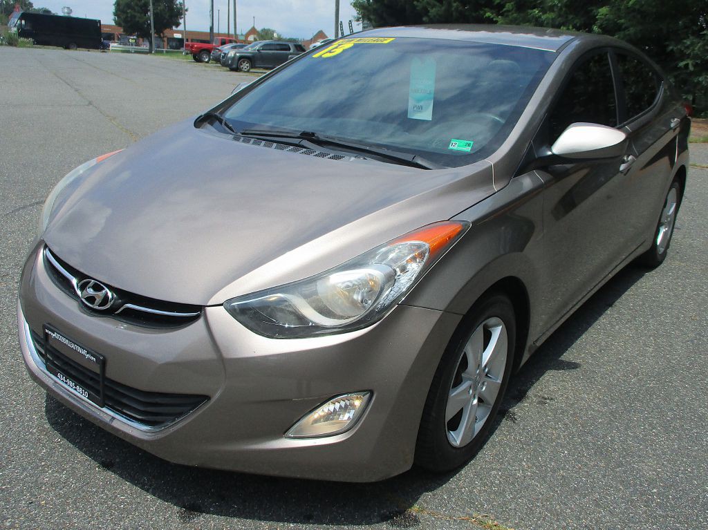 2013 Hyundai Elantra Image 3