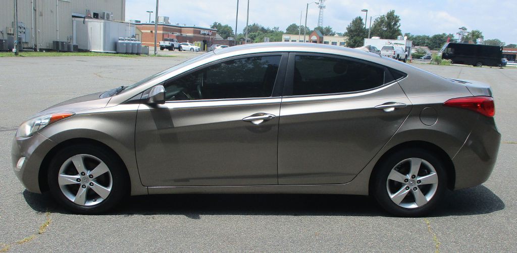 2013 Hyundai Elantra Image 4