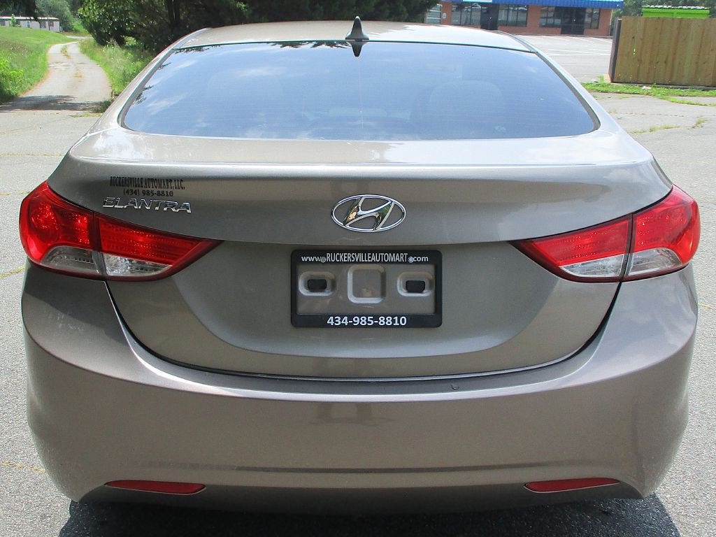 2013 Hyundai Elantra Image 6