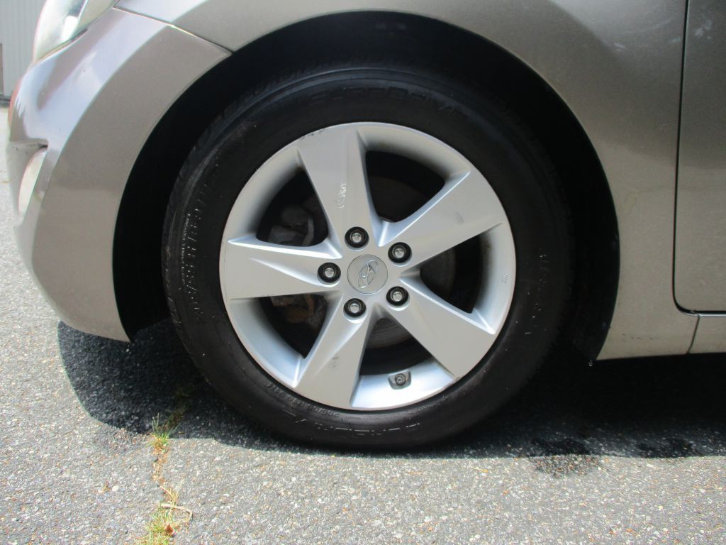 2013 Hyundai Elantra Image 10