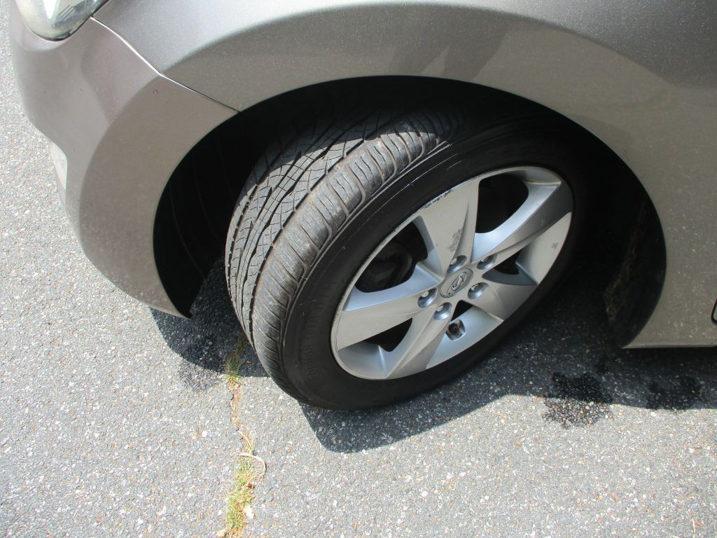 2013 Hyundai Elantra Image 11