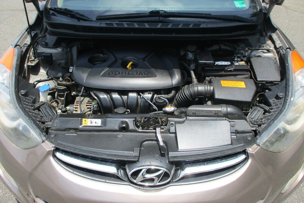 2013 Hyundai Elantra Image 12