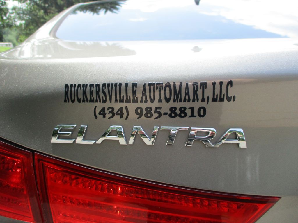 2013 Hyundai Elantra Image 14