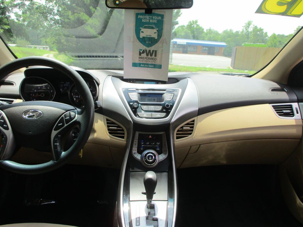 2013 Hyundai Elantra Image 22