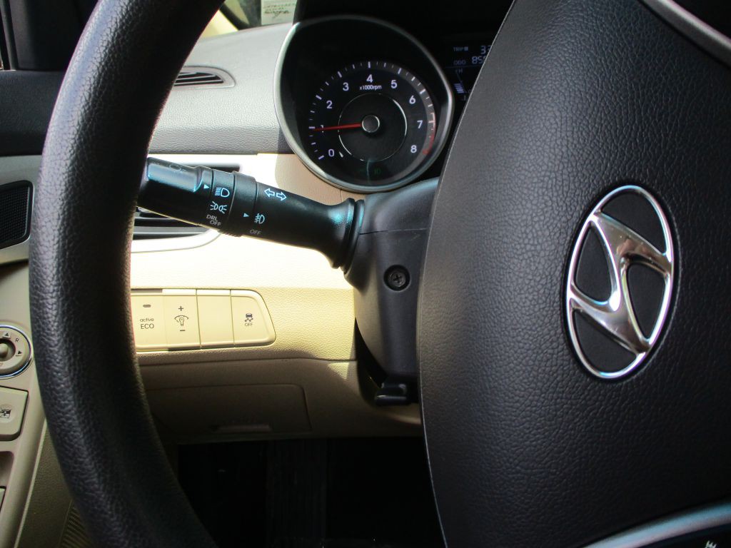2013 Hyundai Elantra Image 26
