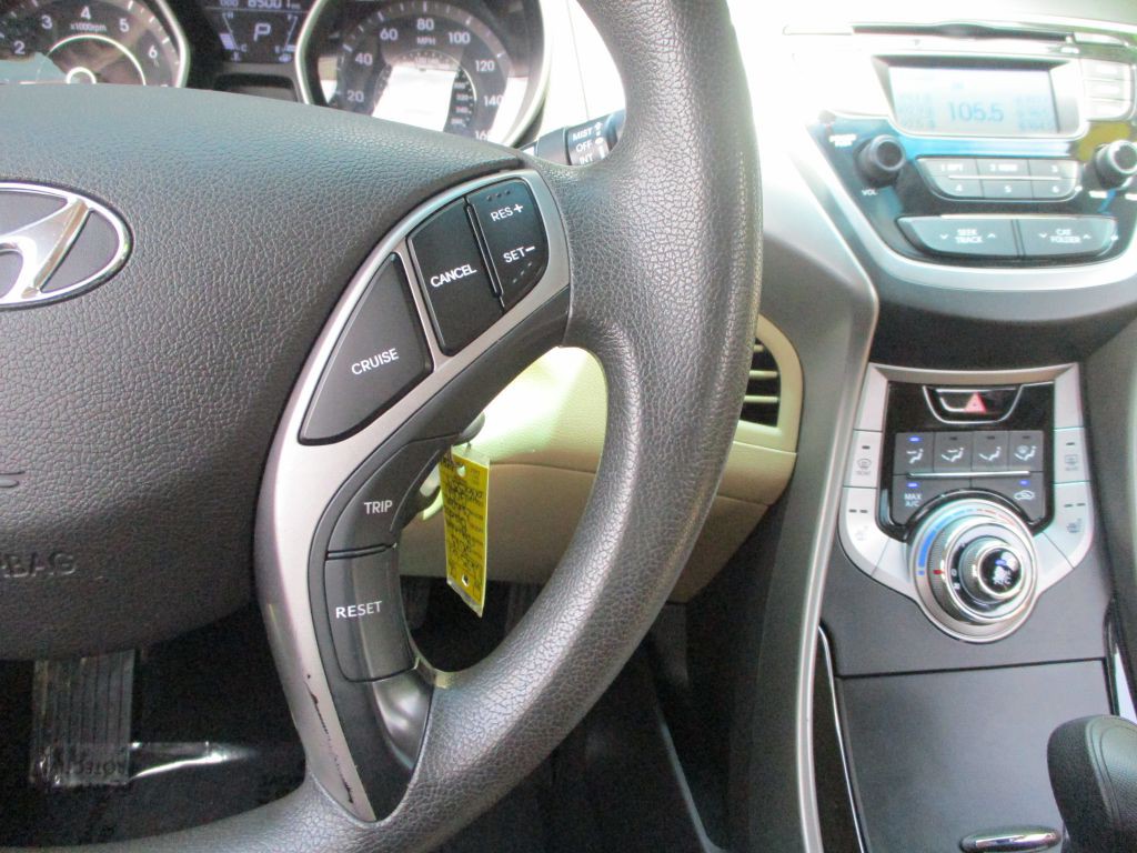 2013 Hyundai Elantra Image 27