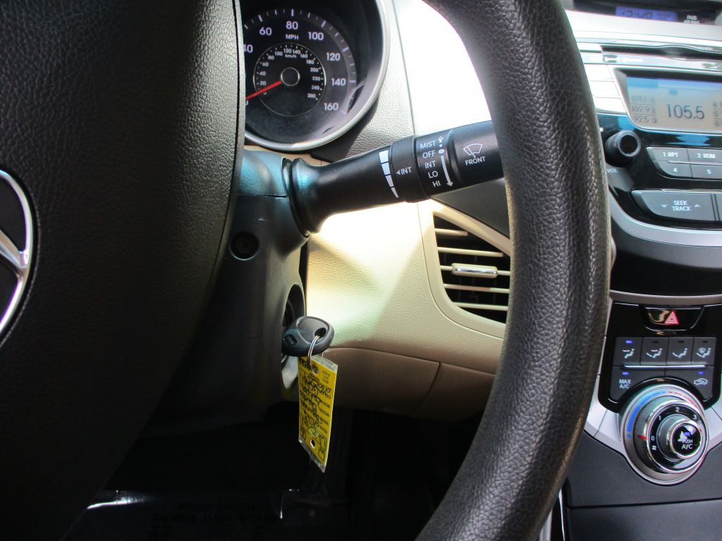 2013 Hyundai Elantra Image 28