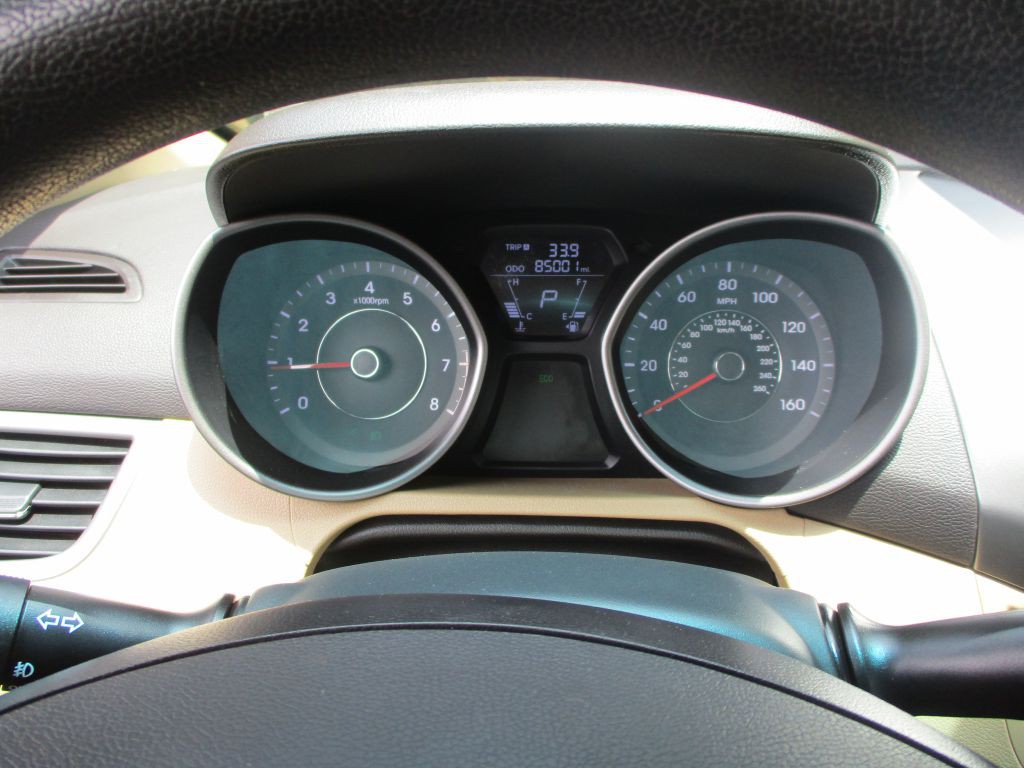 2013 Hyundai Elantra Image 29