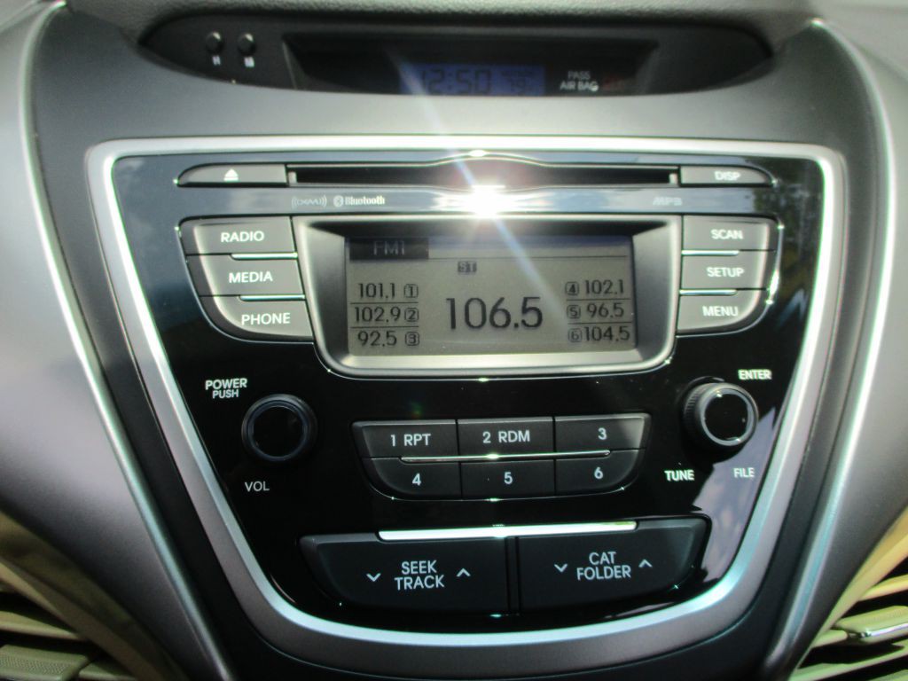 2013 Hyundai Elantra Image 31