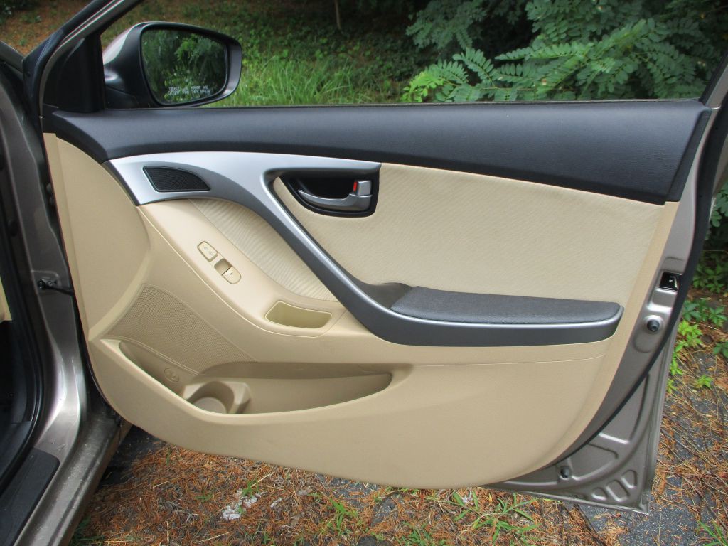 2013 Hyundai Elantra Image 36