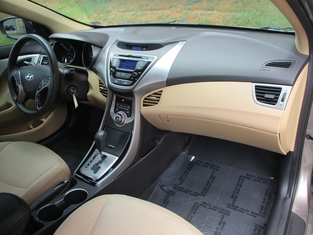 2013 Hyundai Elantra Image 37