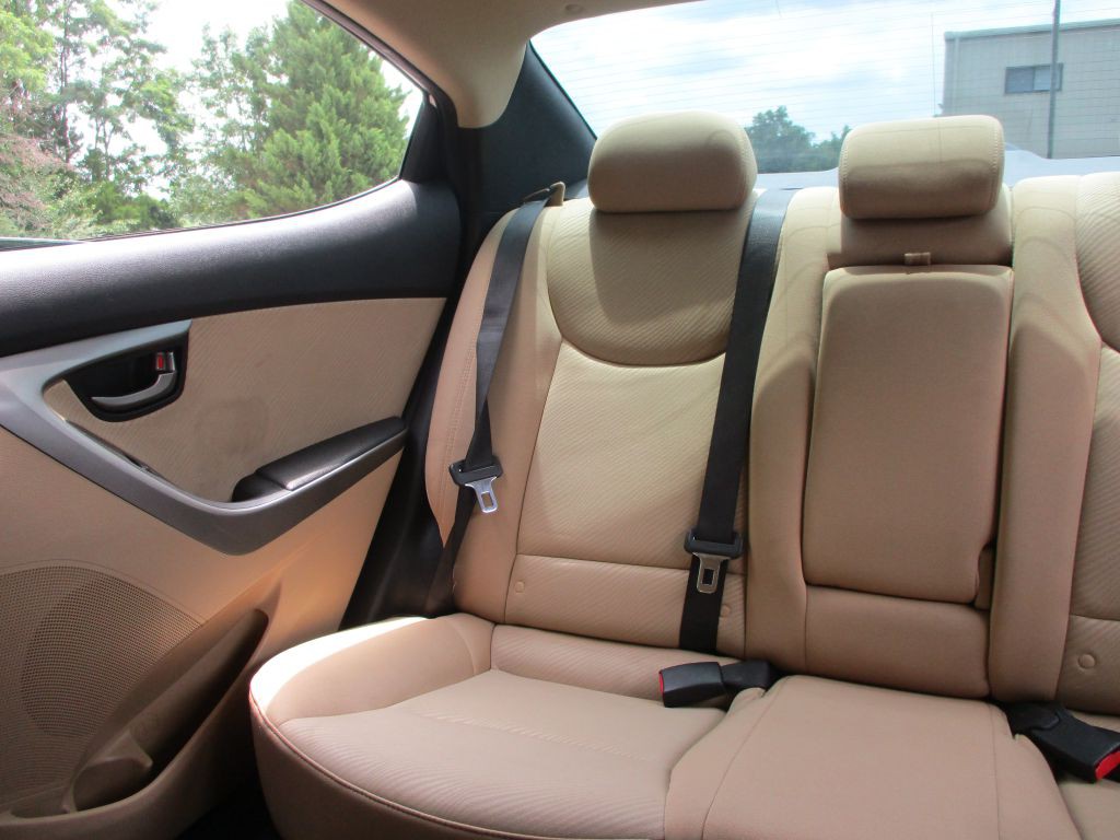 2013 Hyundai Elantra Image 40