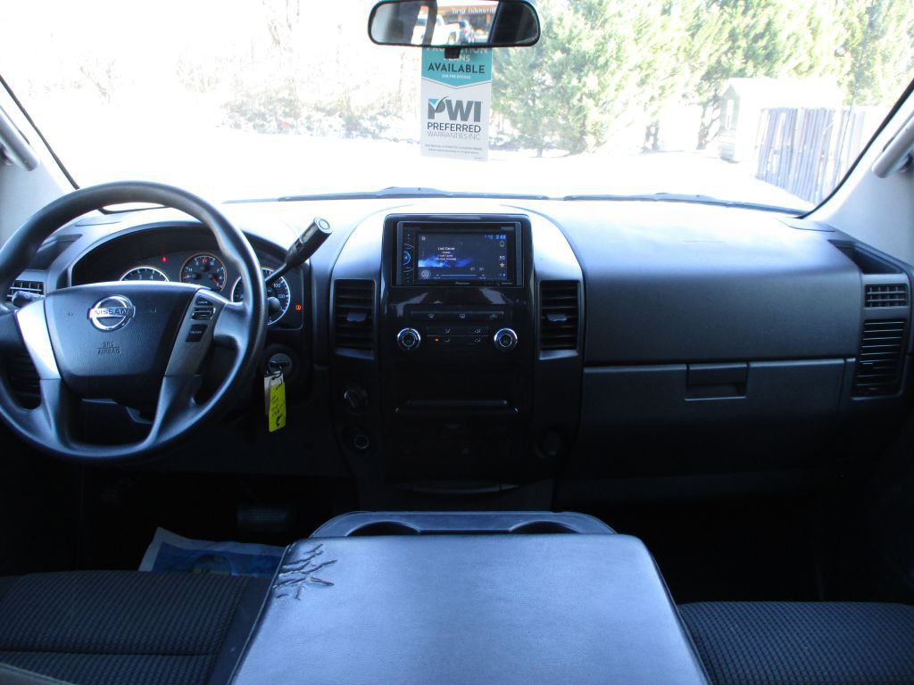 2013 Nissan Titan Image 19