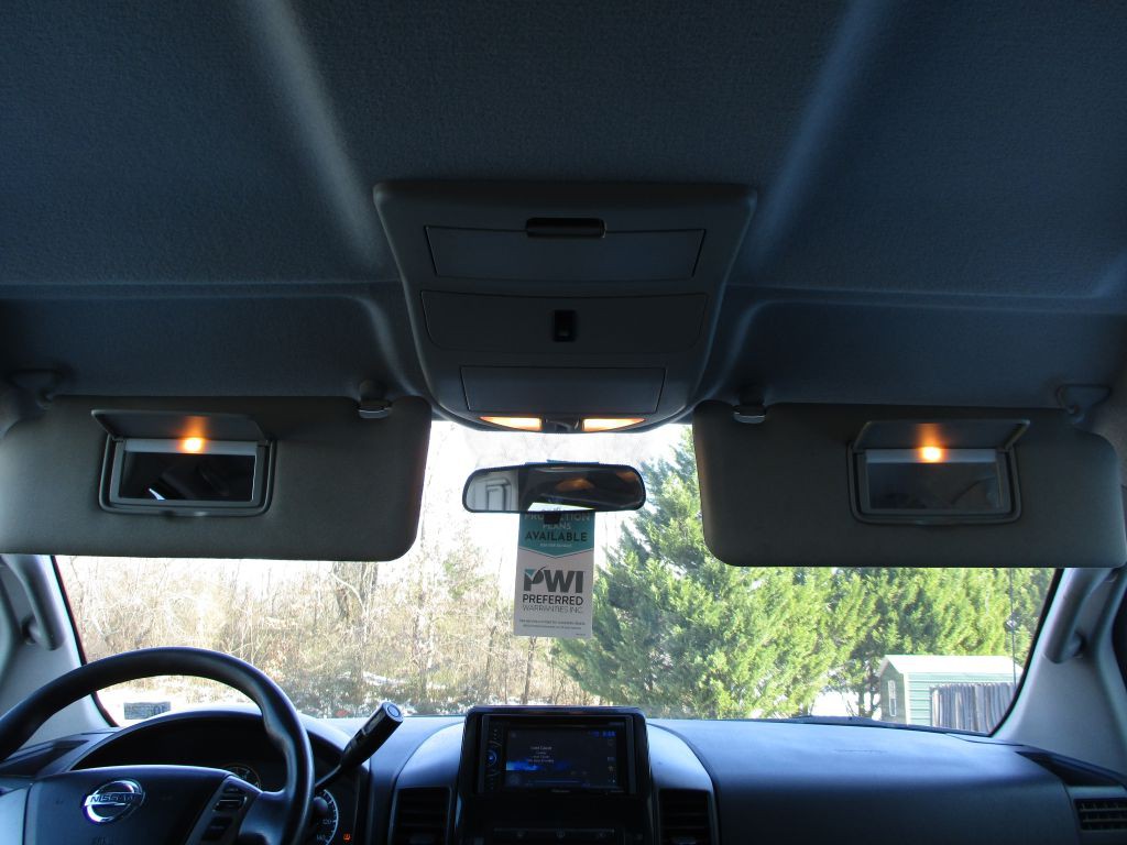 2013 Nissan Titan Image 20
