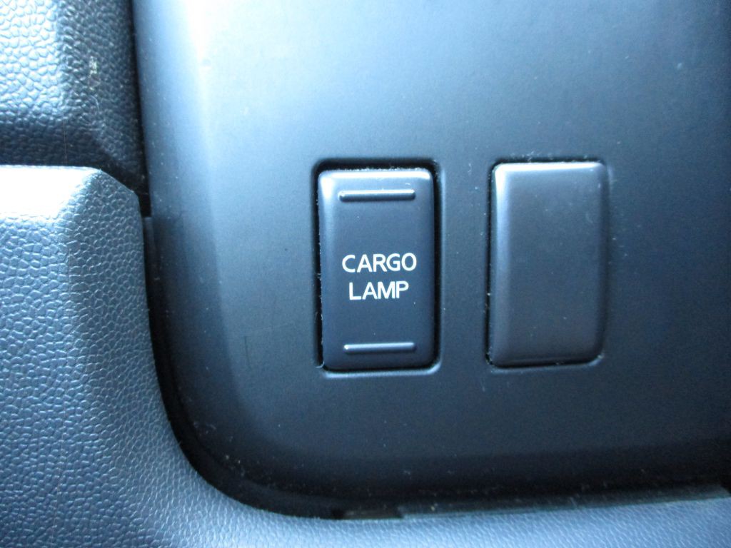 2013 Nissan Titan Image 22