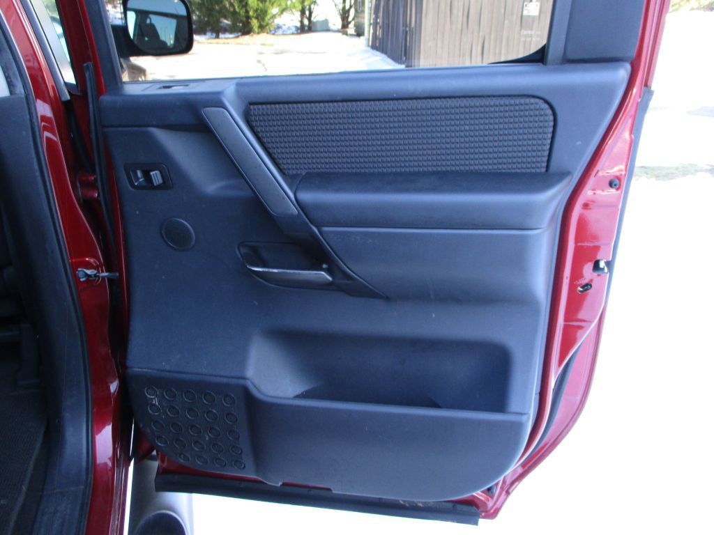 2013 Nissan Titan Image 42