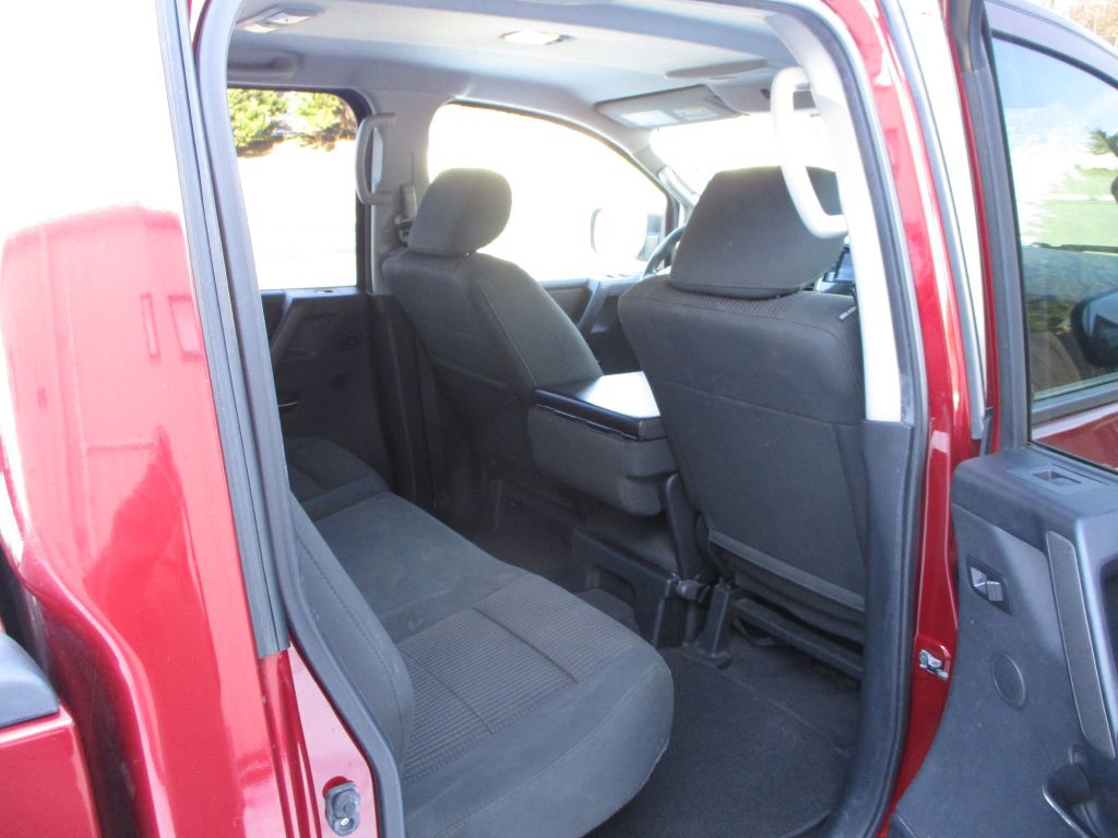 2013 Nissan Titan Image 43