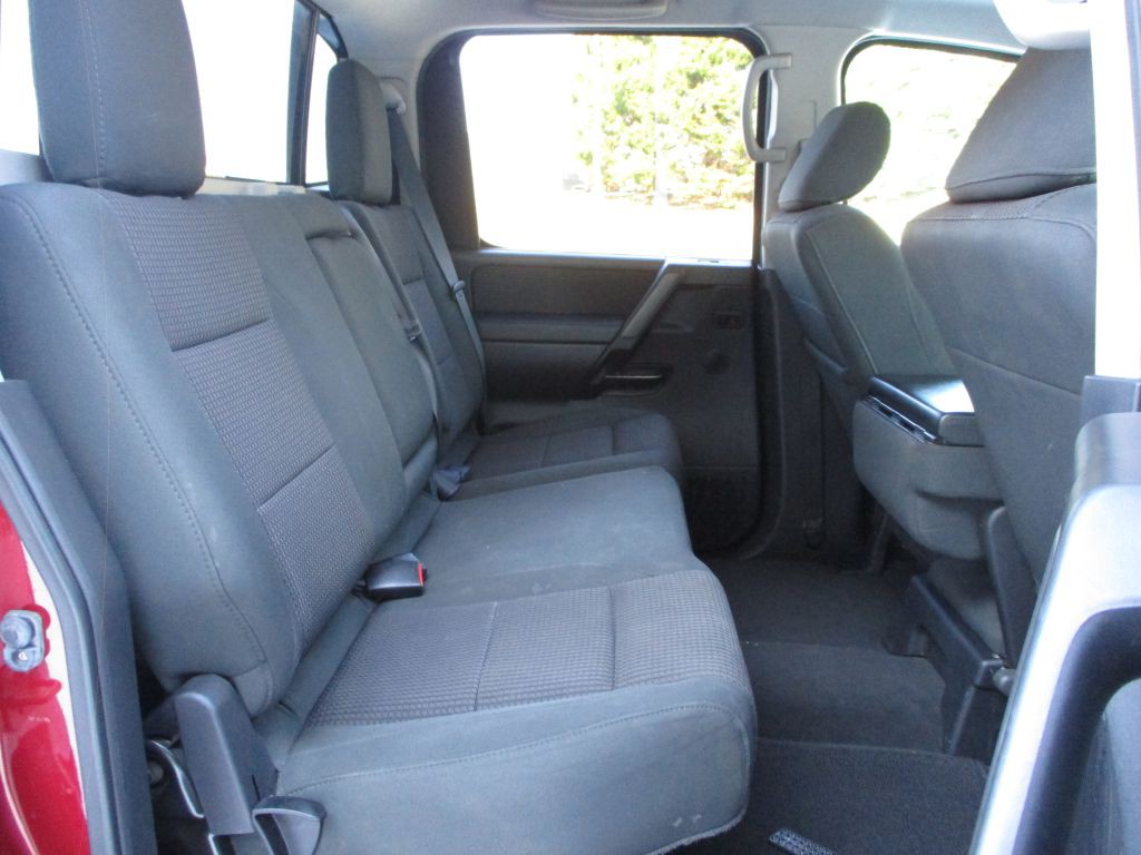2013 Nissan Titan Image 44
